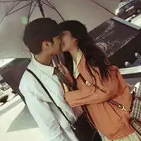  接吻的情侣头像,不带字的