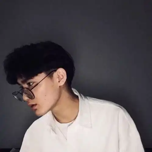  打破八月分手魔咒的情侣头像,神准