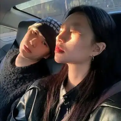  ins情侣头像,及时止损的爱还是爱吗