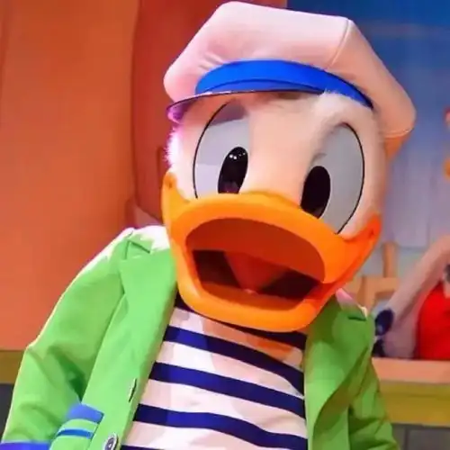  情侣头像善意可以给任何人,唯独爱和喜欢不可以