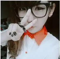  这个人是谁或者说像谁承诺给高分乱回答的别来浪费时间