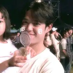  情侣头像爱情就是他喜欢她,恰好她也喜欢他