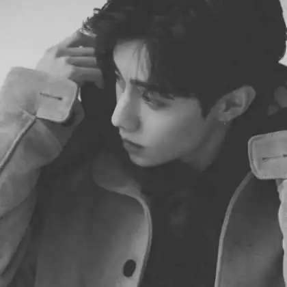  冷酷男生头像黑白,爱就一辈子喜欢就是喜欢