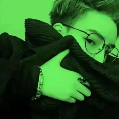  男生头像绿色