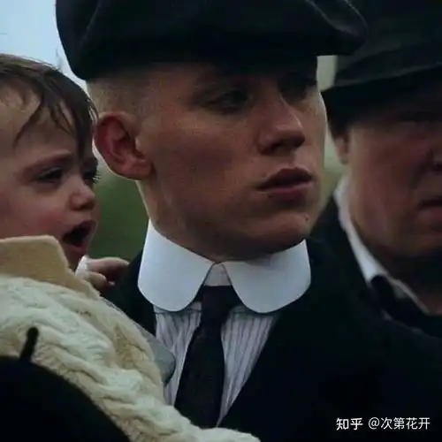  汤米谢尔比有哪些展现他温情一面的截图或者头像