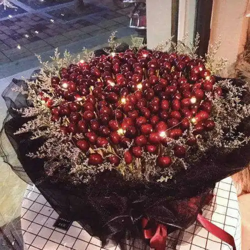  男朋友送鱼捧花这届年轻人脑洞也太太太太大了