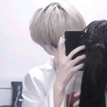  适合00后学生用的情侣头像,开不了学也见不了面了