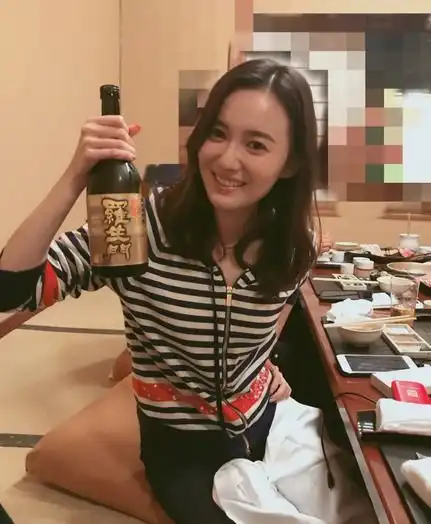 事件回顾又一渣男曝光,网友早预言劈腿江铠同,毛晓彤连夜搬家