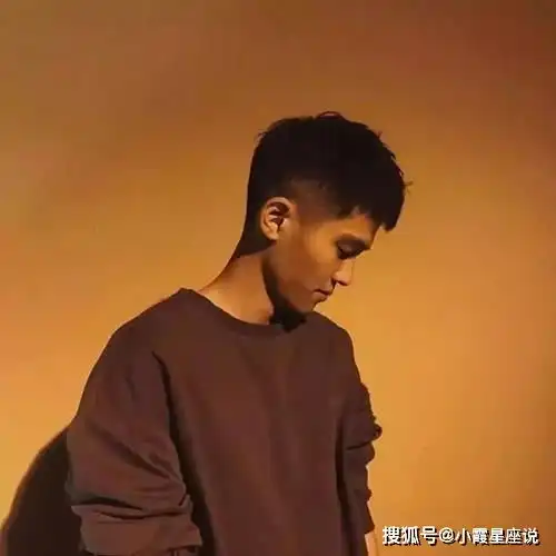  12星座上厕所会看手机吗天蝎座不玩手机,拉屎是没有灵魂的