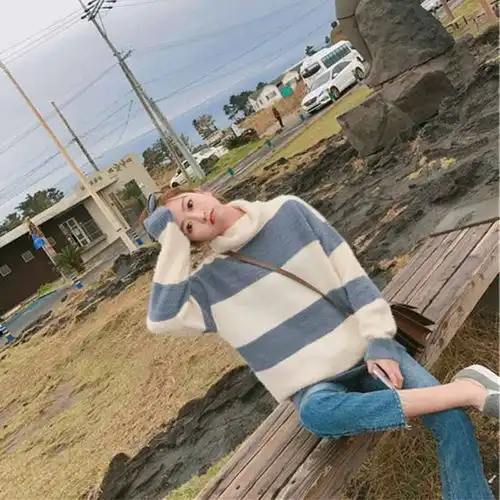  拒绝一身黑色如今流行慵懒风毛衣,穿上修身还很有甜美感