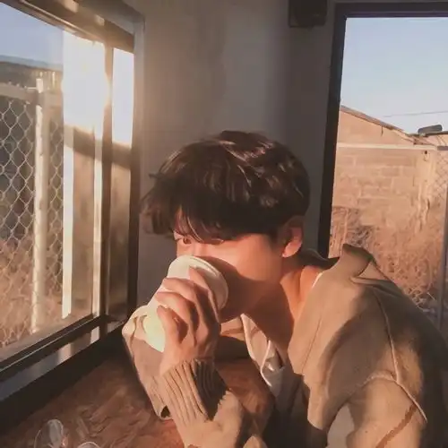  情侣头像宇宙里恰好相遇的浪漫