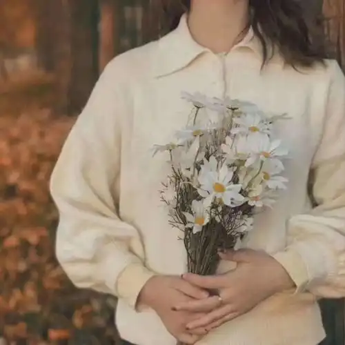  头像全世界在催着我长大却没有人问我累不累