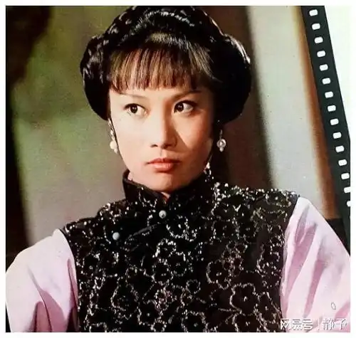  香港影坛最妩媚的武打女星,因为转型失败,不到30岁就退圈