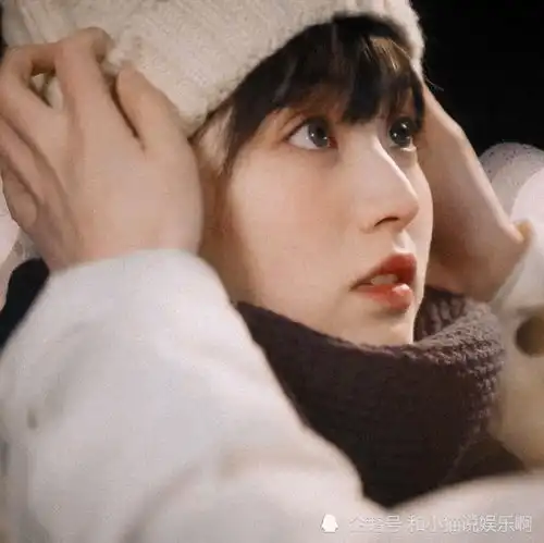  又一甜宠网剧女主走红,看到她笑起来的样子,确定不是邢菲失散多年的姐妹