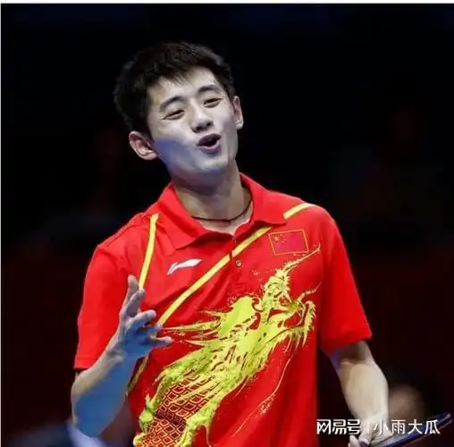  张继科发文祝贺马龙却惨遭网友嘲讽,旧事重提,网友吵炸了