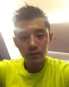  张继科立春公布恋情发微博藏头诗暗含景甜名字看景甜如何回应