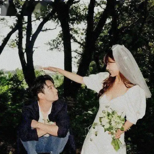  8年恋爱长跑,许你一场无憾的婚礼这对韩国明星情侣终于走进婚姻殿堂,浪漫又唯美