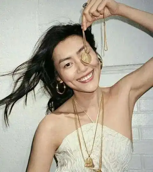  五件饰品点亮明媚春日旭平首饰