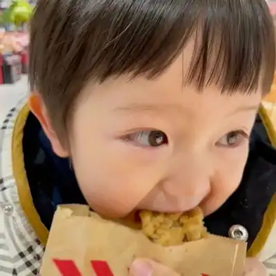  2023最新超萌开心萌娃情侣头像