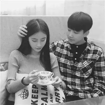  2021情侣黑白头像一男一女深爱无需拿来显摆好好珍惜吧