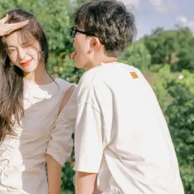  2023时尚简约情侣头像