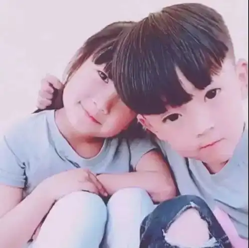情侣头像我唯一佩服的,只有你的眼光