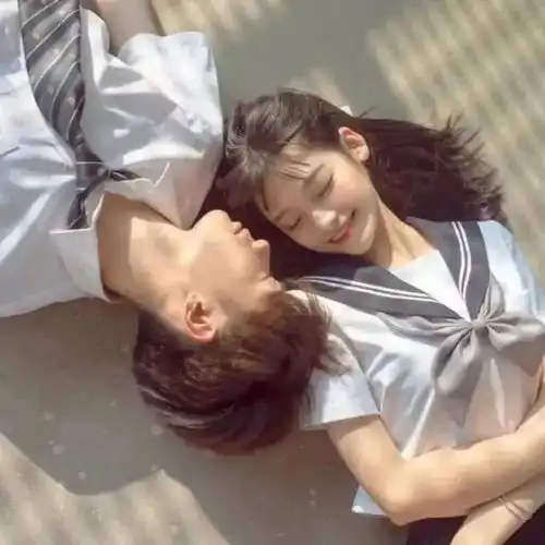  男友竟然在朋友圈这样示爱......撩爆了