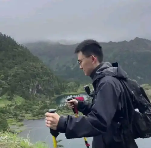  孙卓在云南旅游照片曝光,懒理孙海洋夫妻自说自话的高考分数