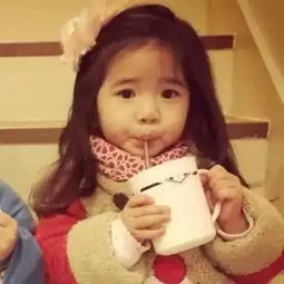  韩国萌娃情侣头像一人一张