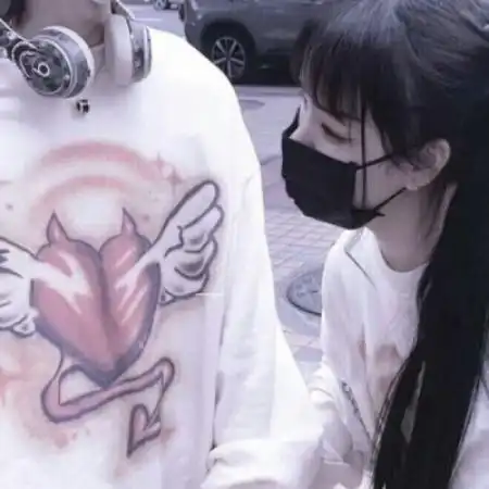  好看的情侣头像双人的你是风儿我是沙