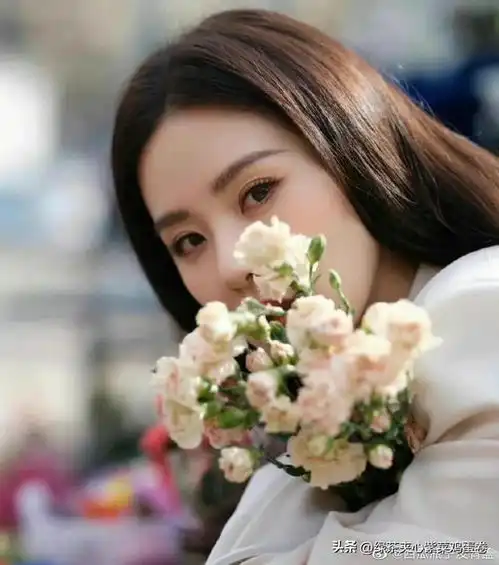  不仅能撞衫还要撞捧花头像刘诗诗到底要模仿刘亦菲到什么时候