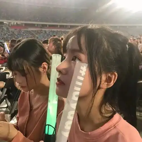  头像你是我患得患失的梦,我是你可有可无的人