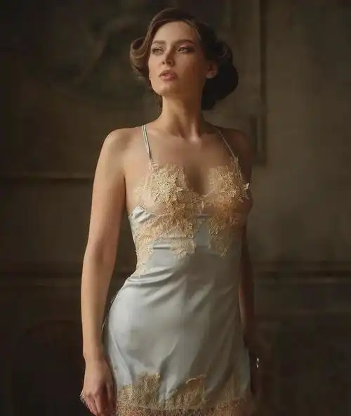  俄罗斯摄影师丹尼斯镜头里的性感美女人