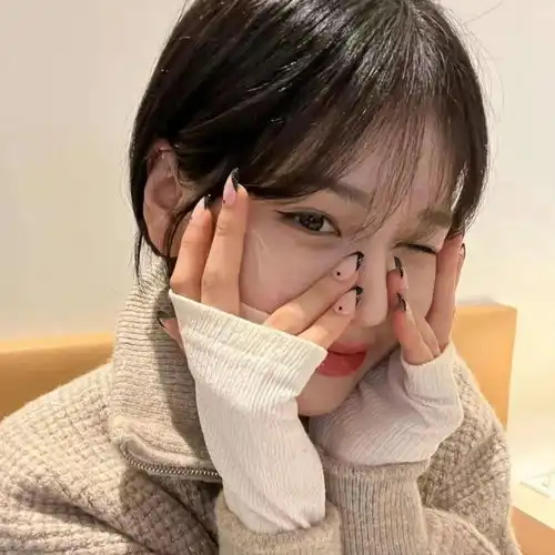  欢乐又沙雕的头像送给狮子座