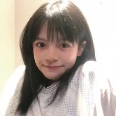  笑得很治愈的女生头像笑的很暖很甜