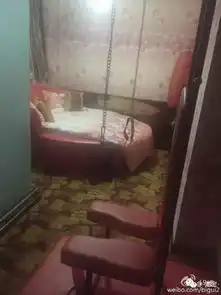  羞射航空公司让两个小姑娘住这样的情趣房