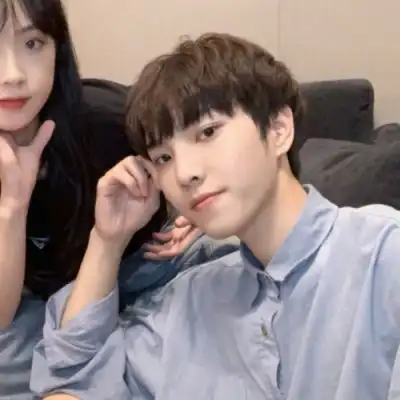  秀恩爱情侣头像真人版处处留意你的消息