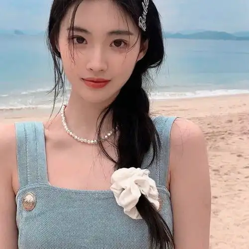 有没有很小众,不烂大街的女生头像有