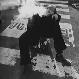  2018伤感头像男生一个人无言的陪伴胜过虚有的情话