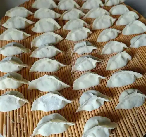  夏天,这菜使劲吃,一解暑二强骨骼三增免疫,包饺子吃太香了