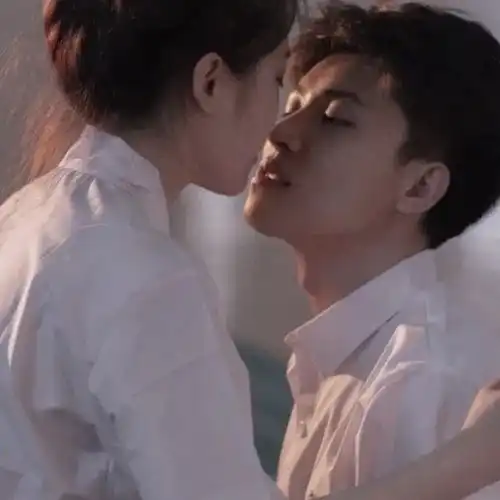  祝你岁月无波澜,敬我余生不悲观腾讯新闻