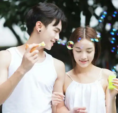  和前女友演夫妻,还合作过5次,许凯和张楠还有这样一段故事