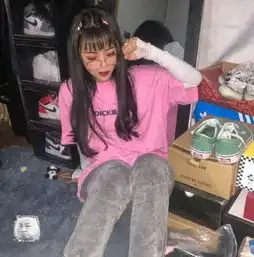 杨清柠顾茜茜不愧是闺蜜,两人同时转换风格,网友爱情的力量