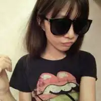  戴上墨镜我们还能不能相偎相依