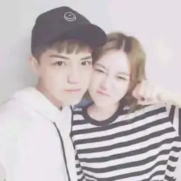  霸气男生可爱女生情侣头像一对说爱太早喜欢就好