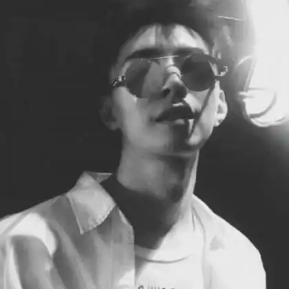  男生戴墨镜头像霸气很有范很潮流的男生