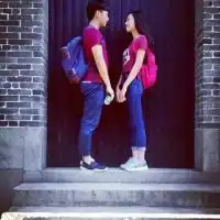  qq头像情侣躺着的别离开,久伴我情侣头像一男一女