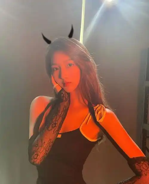 继小怡同学后,吴亦凡又曝新恋情,复盘他与4位女网红的恋爱绯闻
