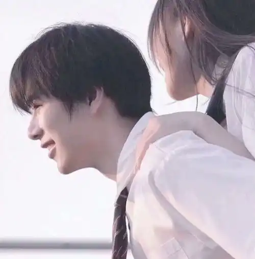  特别甜的情侣头像能让你日常思念的人,便是喜欢