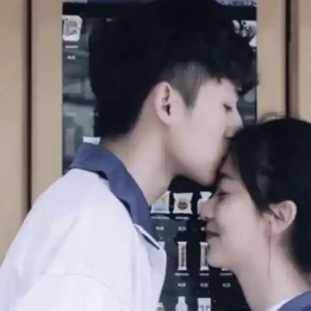  2020秀恩爱最甜情侣头像一对喜欢了整整一个曾经的人